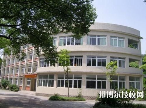 中国人民解放军总参谋部信息化部直属工厂职业技术学校地址:重庆市